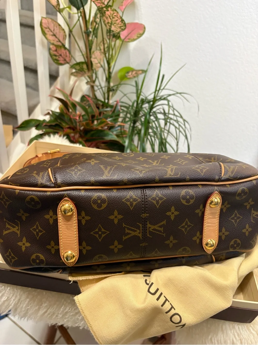 Louis Vuitton Galliera Handbag Monogram Canvas PM. **FULL INCLUSION**